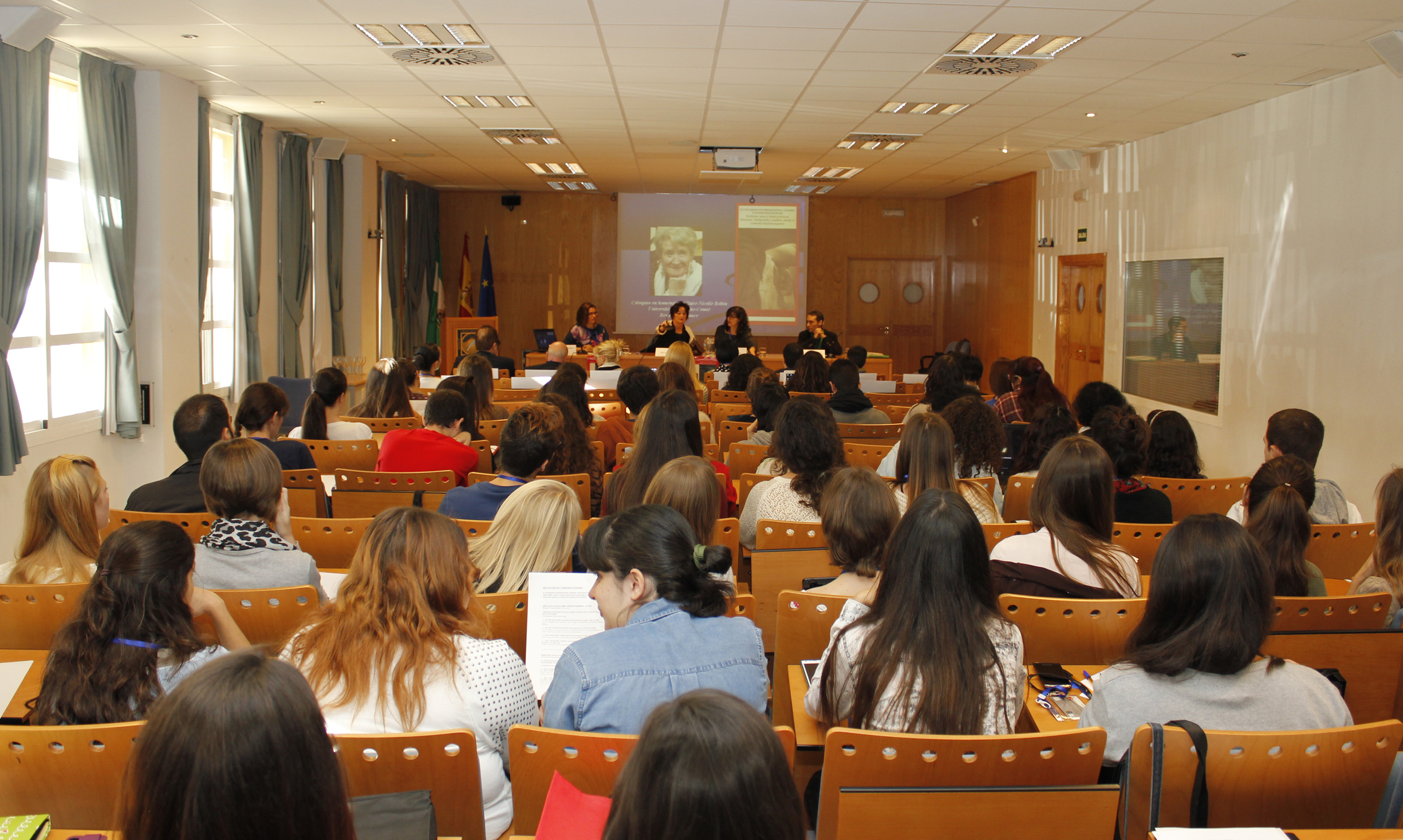 III Coloquio Internacional Género e Intertextualidad, Universidad Pablo de Olavide, Sevilla, 27 y 28 de octubre de 2015.