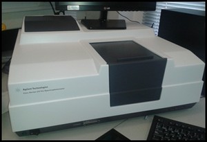 Espectrofotómetro Agilent Cary-100