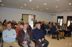 Los mayores de Almensilla y Dos Hermanas conocen Bormujos de la mano de sus compañeros del municipio