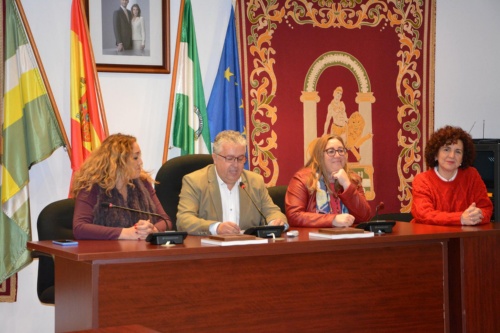 La sedes municipales de Las Cabezas de San Juan y La Puebla de Cazalla conocen Bormujos