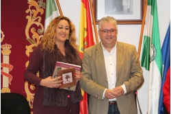 La sedes municipales de Las Cabezas de San Juan y La Puebla de Cazalla conocen Bormujos