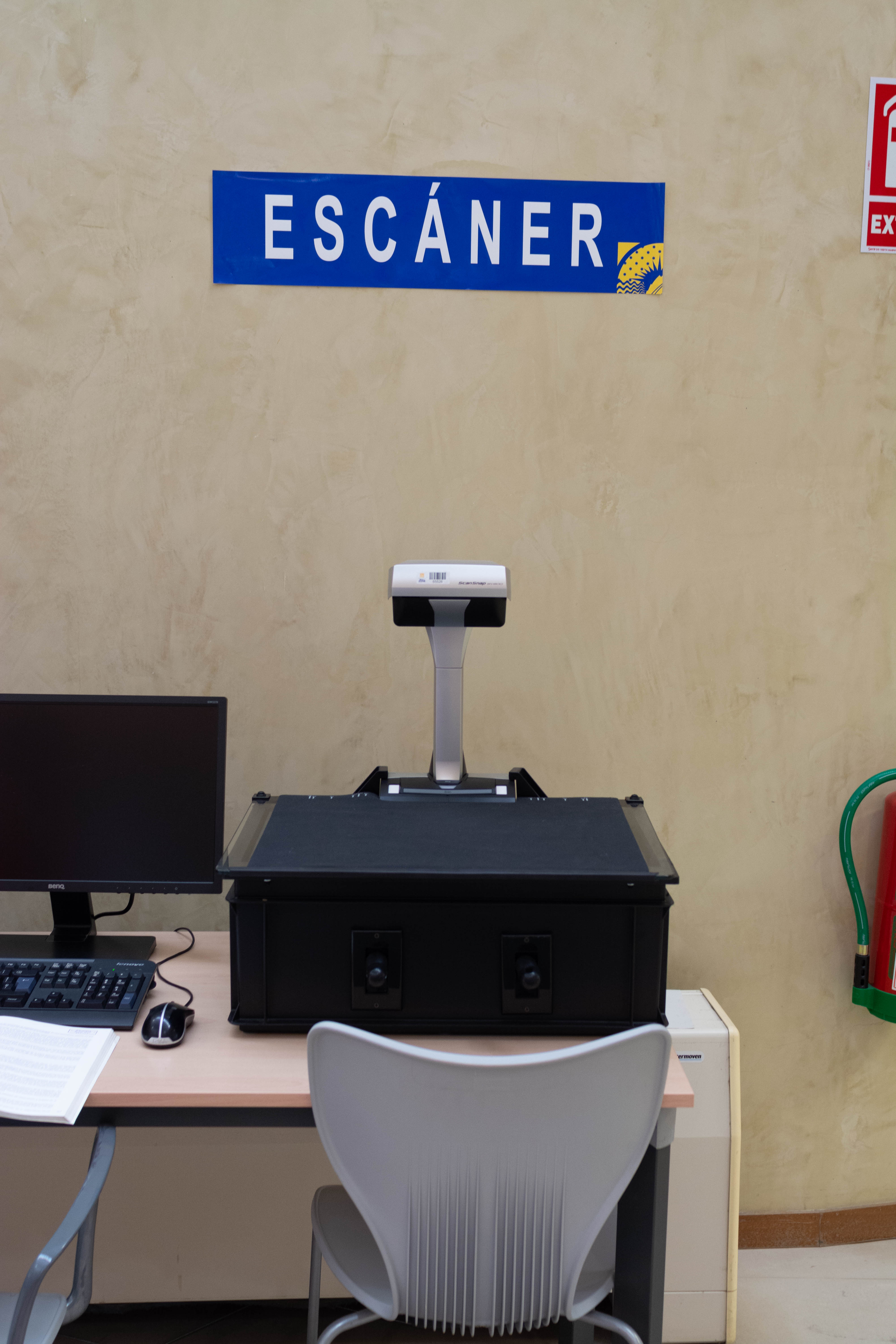 Escáner ScanSnap SV600