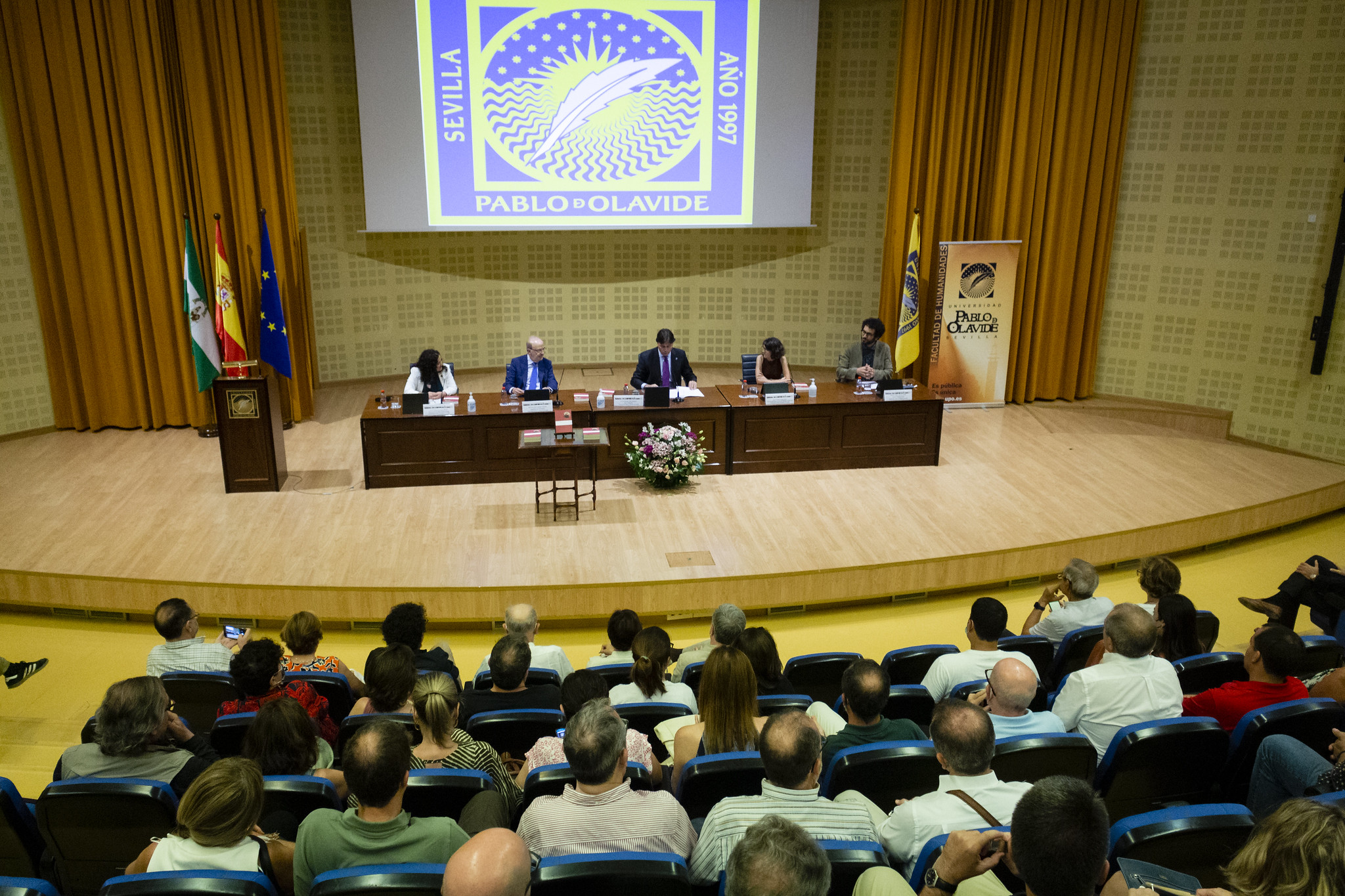Homenaje en la UPO al catedrático Juan Fernández Valverde