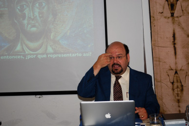 La imaginería de la Semana Santa nunca ha tenido en cuenta la arqueología de la Pasión, según experto
