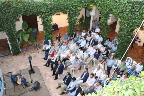 El guitarrista Jayme Marques imparte la conferencia - concierto inaugural de la 17ª edición de Cursos de Verano