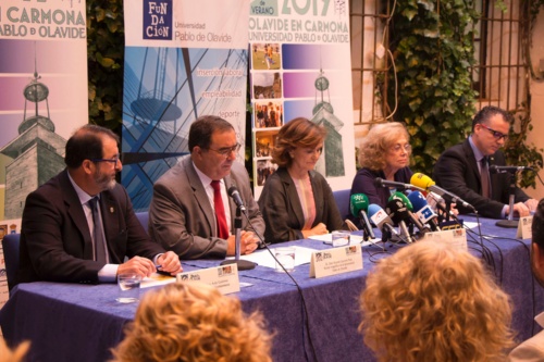 La vicepresidenta del Gobierno, el rector de la UPO y el alcalde de Carmona inauguran la segunda semana Cursos de Verano