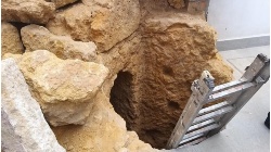 La tumba romana de la calle Sevilla deja a la luz sus secretos