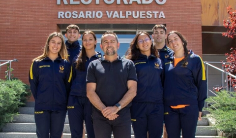 De izquierda a derecha y de arriba a abajo: Vicente Amigo, Raúl Cañero, Aroa Silva, Cristina Rodríguez, Antonio Fernández, Carlota Rodríguez y Andrea Mei