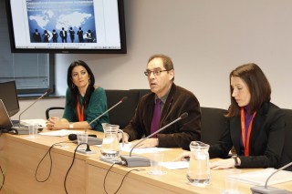 De izquierda a derecha, Lucía Fernández Amaya, José Miguel Martín Martín y María de la O Hernández López en la inauguración del encuentro