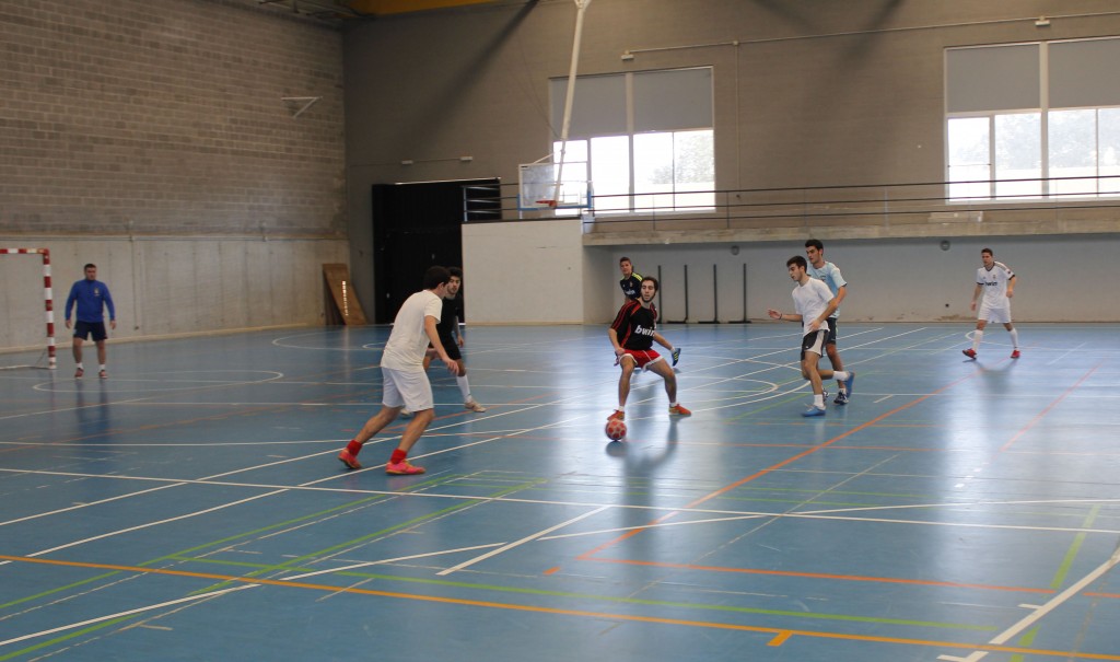 Encuentro de la liga interna de fútbol sala de la Pablo de Olavide