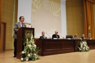 Vicente C. Guzmán durante el homenaje a Carmen Calleja