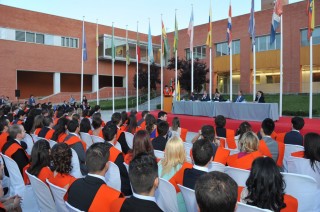 Ceremonia de egresados de los grados en ADE y en Finanzas y Contabilidad. Fuente: Foto Éxito