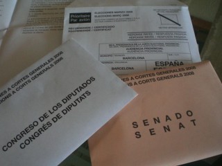 sobres con papeletas para elecciones al Senado y al Congreso de los Diputados