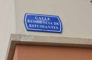 La calle Virgen de Veneración, a pasado a llamarse Residencia de Estudiantes.