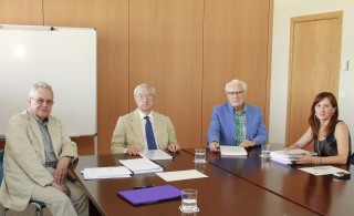 El jurado ha sido presidido por Antonio Miguel Bernal, e integrado por Santos Juliá y Javier Lasarte