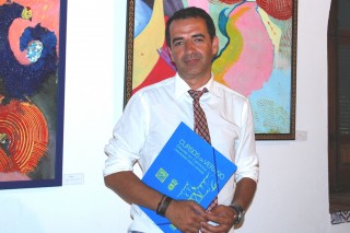 Eugenio Pizarro en la sede de la UPO en Carmona