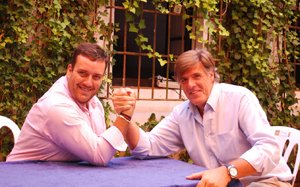 Javier Alés, profesor de la Universidad Pablo de Olavide y presidente de la Asociación Andaluza de Mediación Familiar (AMEFA) y Juan Diego Mata, también profesor de la UPO y mediador familiar