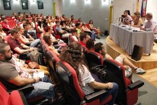 La iniciativa de la UPO supone una primera toma de contacto con la Universidad en la que van a comenzar sus estudios la próxima semana