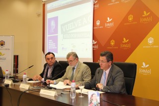 Manuel Roldán; José Manuel Ureña y Eduardo Ortega durante la presentación del I Premio de emprendimiento de las Universidades andaluzas