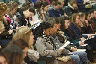 recepción de los estudiantes extranjeros en el Paraninfo