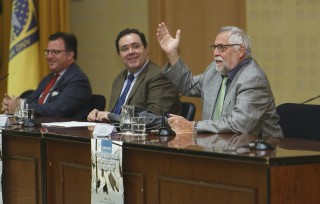 El congreso fue clausurado por el rector de la UPO, Vicente Guzmán, el decano de la Facultad de Derecho, Andrés Rodríguez Benot, y el catedrático de Derecho Penal, Francisco Muñoz Conde.