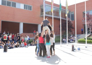 El aula de Teatro ha ofrecido un espectáculo a los estudiantes antes de la despedida institucional