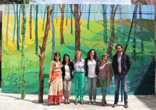 Durante la inauguración. La vicerrectora de Estudiantes, Cultura y Compromiso Social, Elodia Hernánez junto a María Ortega (en el centro)