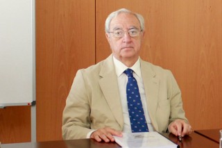 Javier Lasarte es catedrático emérito de Derecho Financiero y Tributario de la UPO