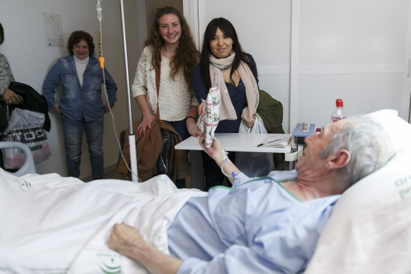 Los regalos recogidos en la Universidad han sido entregados a los pacientes por voluntarios de la UPO