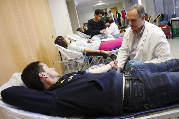 Los profesionales del Centro de Transfusión Sanguínea estarán presentes en la UPO hasta el miércoles 3 de diciembre, en horario de 9.30 a 14 horas y de 16 a 20.30 horas