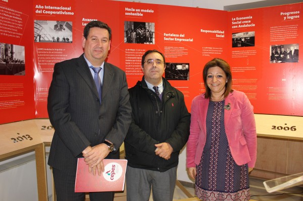 El presidente de CEPES-A, el rector de la UPO, la directora General de Economía Social.