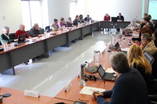 consejo de gobierno reunido en el rectorado