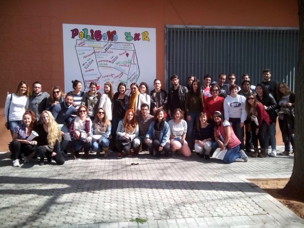 Más de 40 personas participaron en la III Ruta de la Tapa del Polígono Sur.