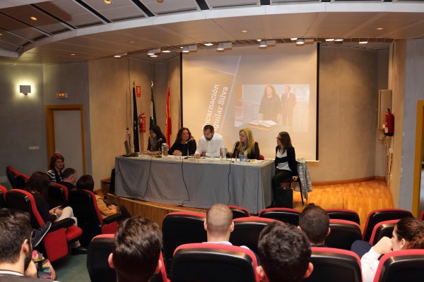 De izquierda a derecha, Macarena, González, Encarnación Aguilar, Antonio Fernández, Francisca Bazalo y Laura Pérez.