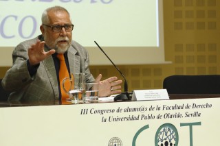Francisco Muñoz Conde ha abierto el simposio con la conferencia “La reforma de 2015 del Código Penal”