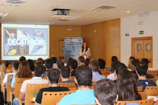 Beatriz Ruiz, directora de Decathlon de Alcalá de Guadaíra