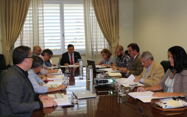 Patronato de la Fundación Universidad-Sociedad, presidido por el rector, Vicente C. Guzmán Fluja