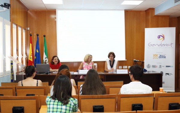 Desde la izquierda: Mercedes Cuevas López, Carmen Monreal Gimeno y María del Rocío Cárdenas Rodríguez