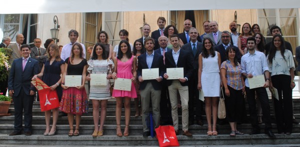 En la foto de grupo, primera fila empezando por la derecha: Ángela de la Cruz Pérez Márquez, la primera; María Inmaculada Tinoco Aldana, la tercera en el mismo orden y María del Carmen Porcel Sánchez, la cuarta en el mismo orden.