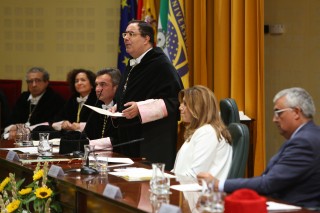 “Es inaplazable un nuevo modelo de financiación universitaria que evite incurrir en las grandes disfuncionalidades y asimetrías creadas por el actual”, ha afirmado el rector Vicente Guzmán