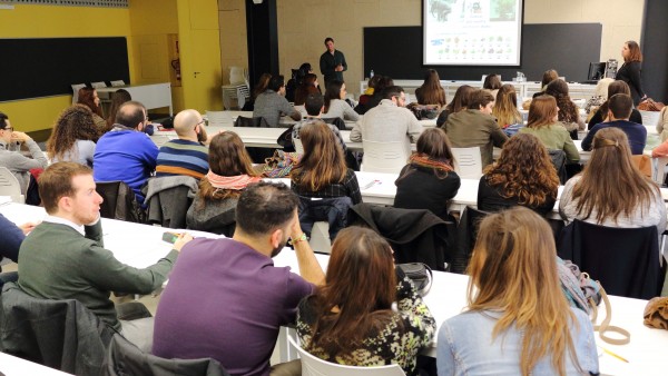 Las jornadas se celebran en el edificio 45 y cuentan con la presencia de investigadores con proyectos en biotecnología y empresas biotecnológicas