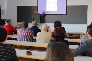 Bruno Martínez Haya es catedrático de Química Física, especializado en Espectroscopia láser y Espectrometría de masas.