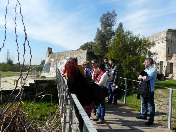 En la imagen, visita a los molinos del Guadaíra celebrada ayer miércoles.