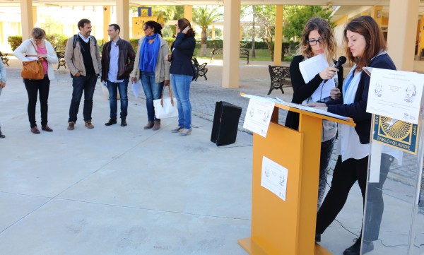 Estudiantes durante la lectura de textos de Cervantes y Shakespeare