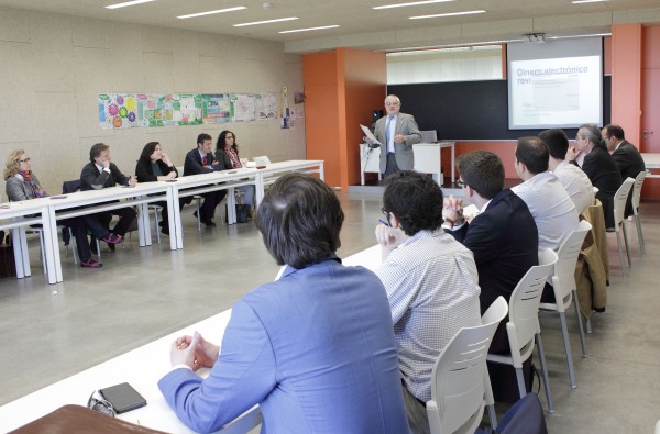 Agustín Madrid durante el seminario impartido en la UPO