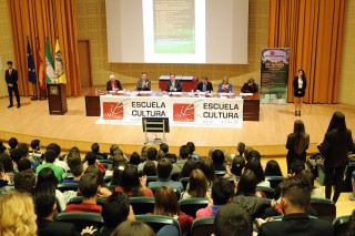el acto de inauguración ha contado con las intervenciones del rector de la UPO, Vicente Guzmán; Santiago Agüero, cofundador de la asociación Escuela Cultura de Paz; Juan Espadas, alcalde de Sevilla; Adelaida de la Calle, consejera de Educación de la Junta de Andalucía; Mª Luisa Guardiola, presidenta de Andex, y el Padre Ángel García, presidente de Mensajeros de la Paz. 