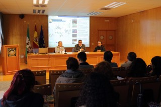 El acto ha estado presidido por el vicerrector de Postgrado y Formación Permanente y el director del CEI CamBio.