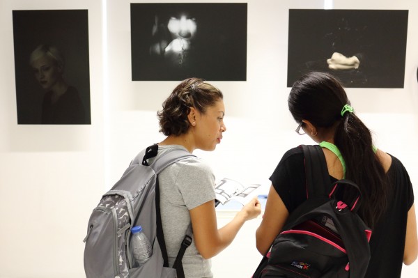La muestra de fotografía que podrá visitarse en el área de exposiciones de la Biblioteca – CRAI hasta el 30 de septiembre.