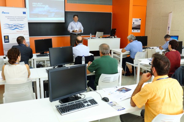 Gonzalo Malvárez en la presentación del seminario EcosHaz