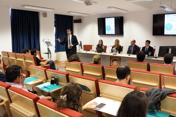 El decano de la Facultad de Ciencias Empresariales ha inaugurado la jornada.